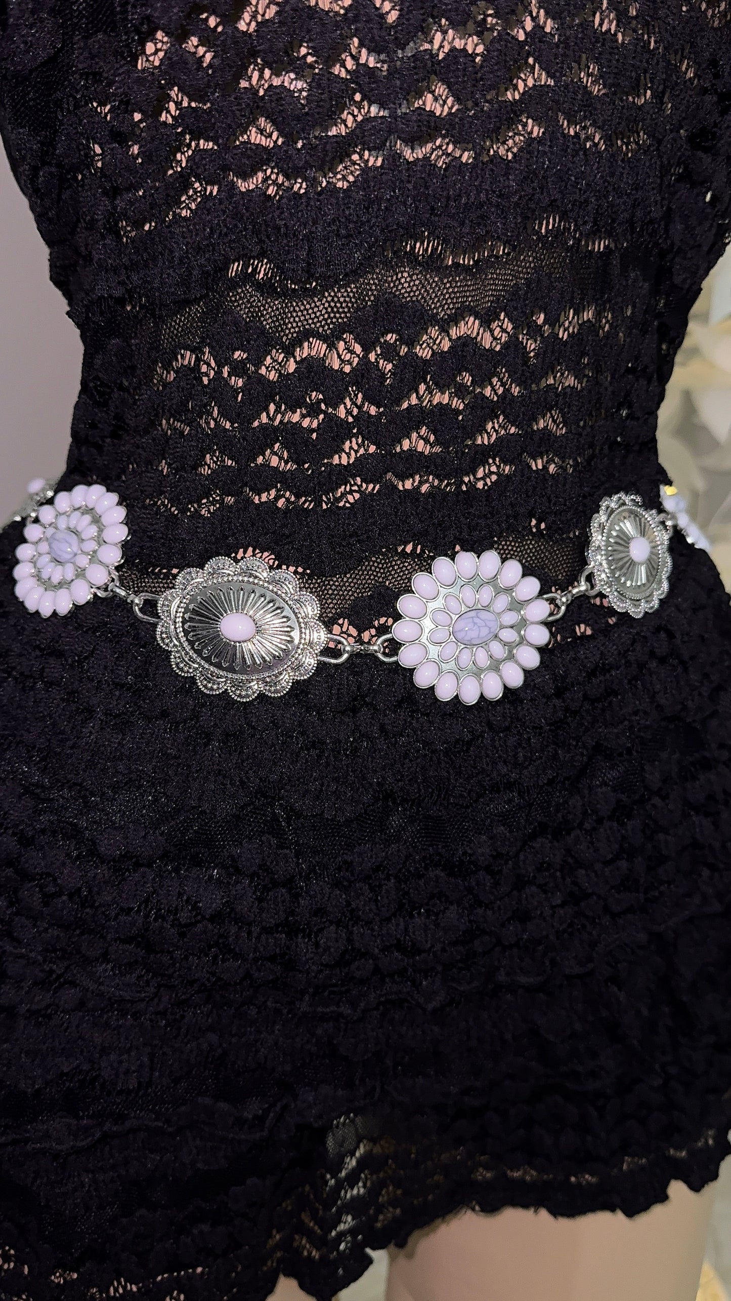 Leilani Concho Chain Belt - White / Silver