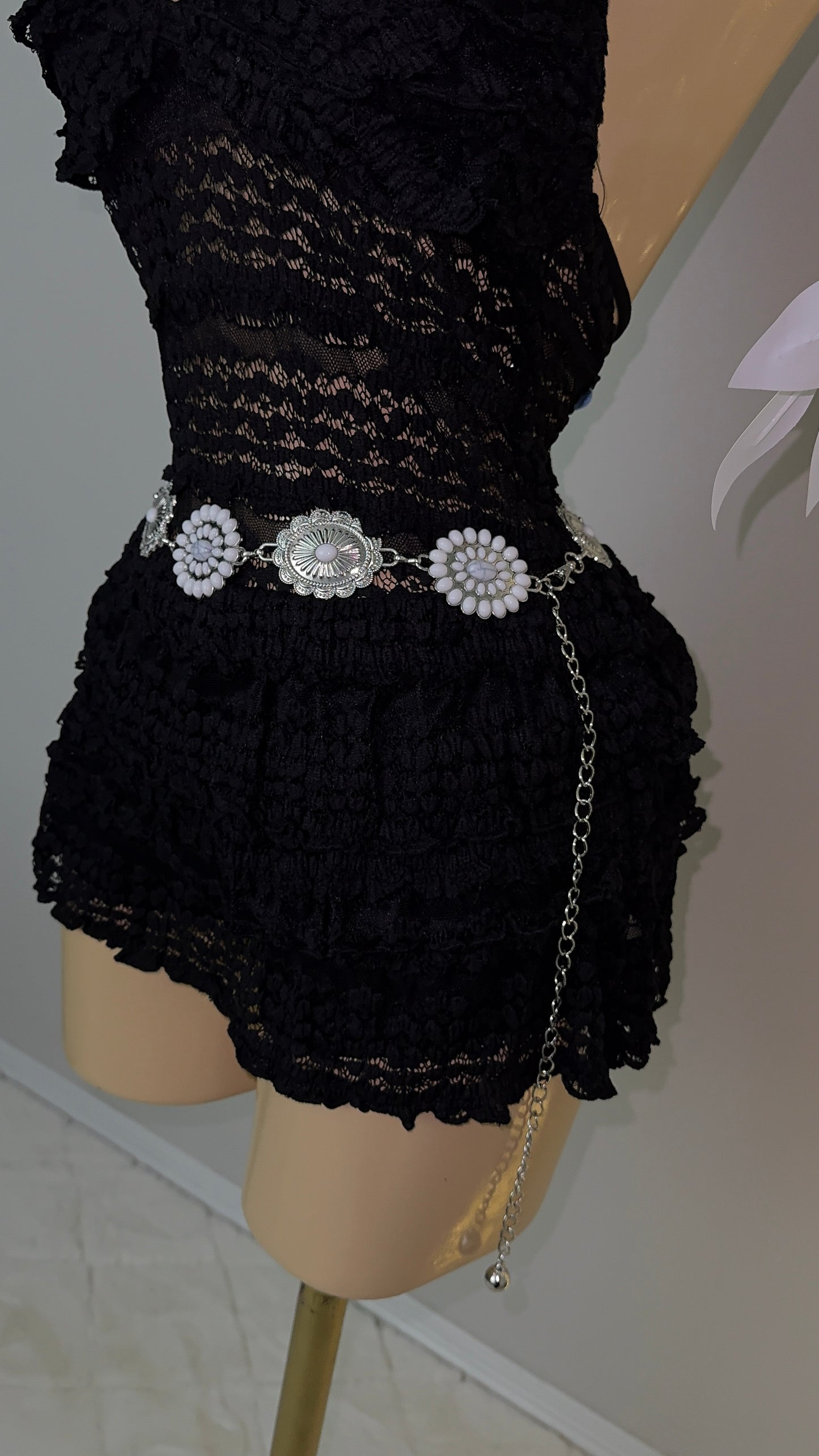 Leilani Concho Chain Belt - White / Silver