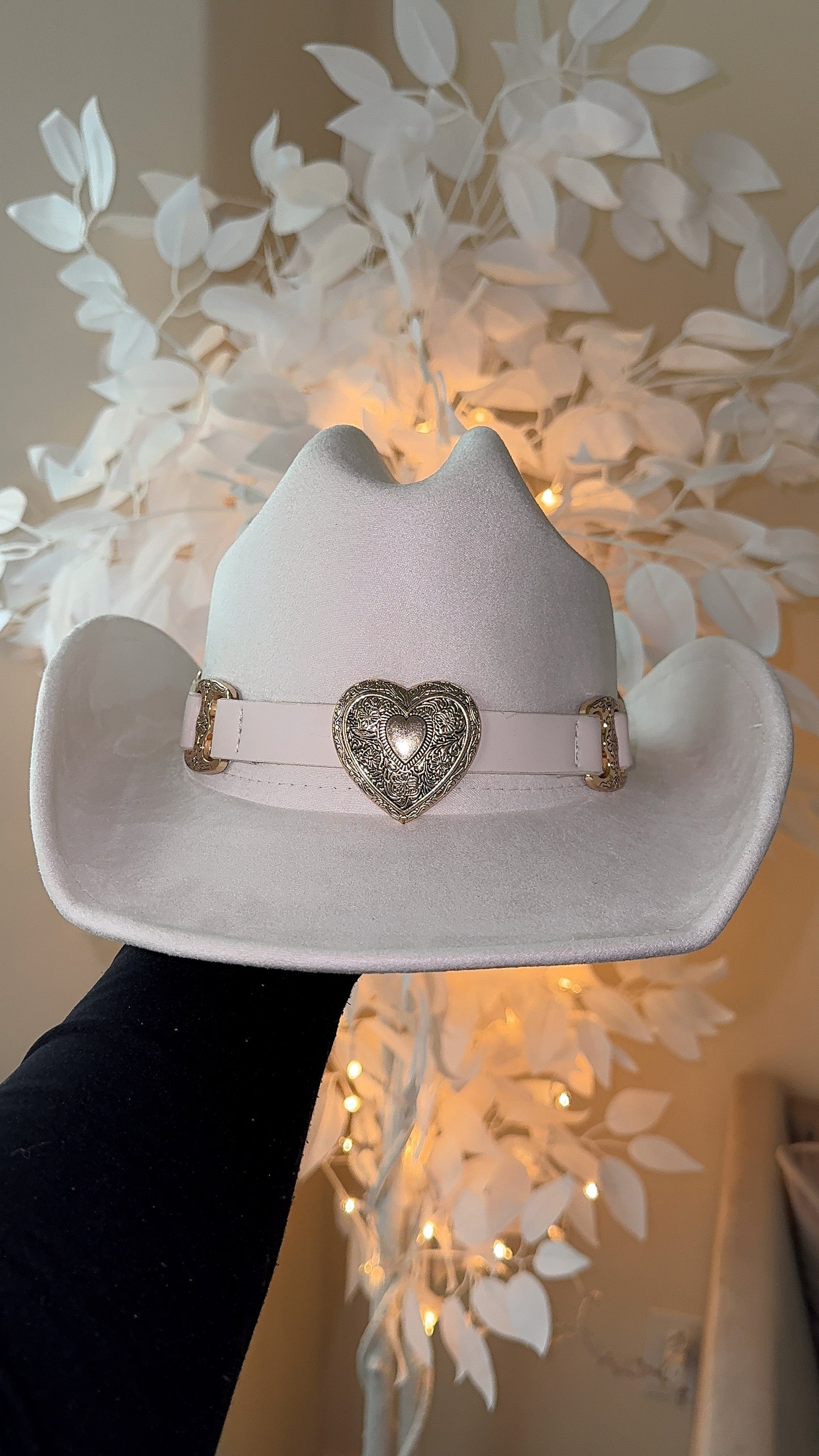 Victoria Buckle Western Hat - Ivory