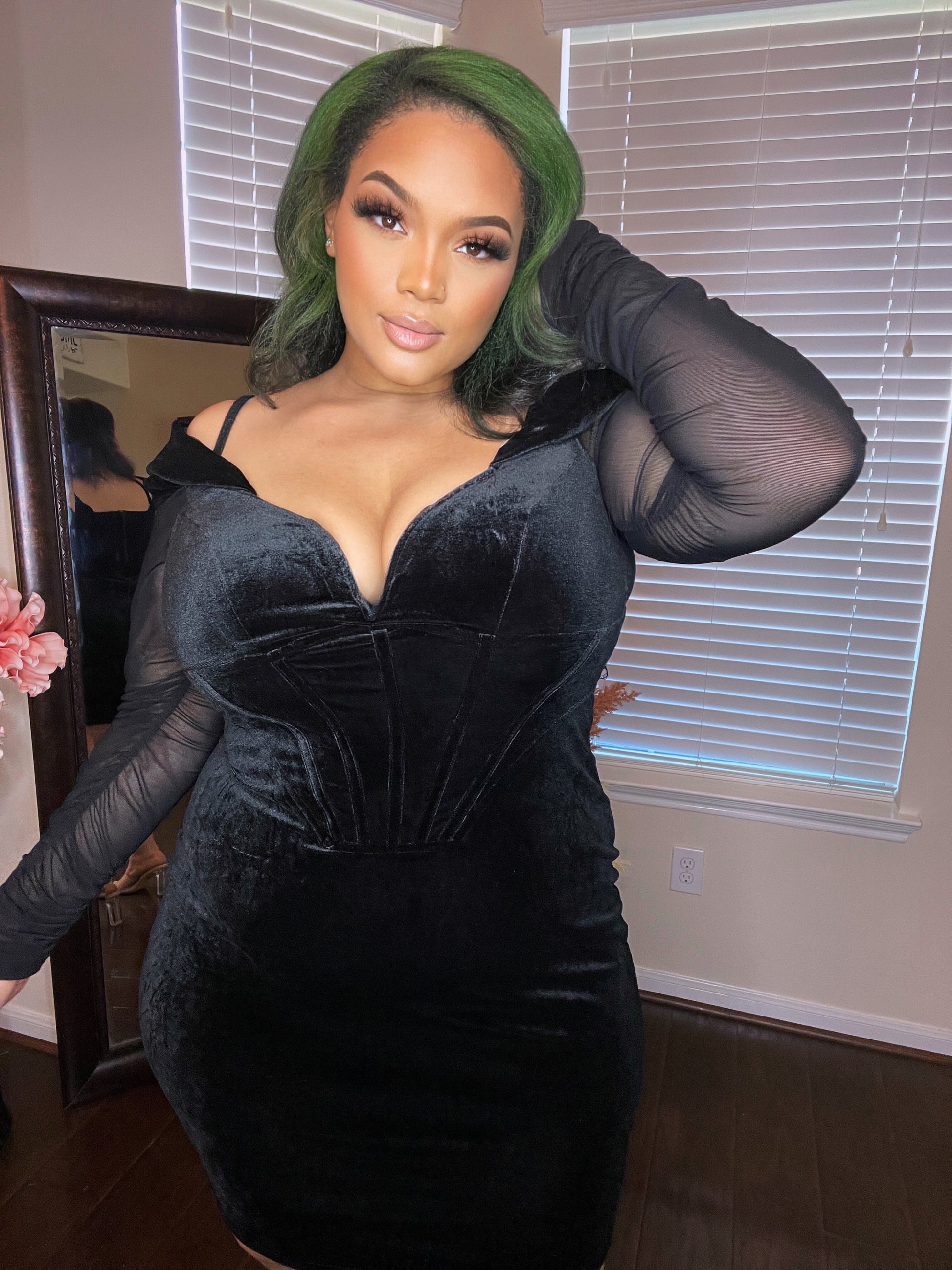 Vestido CorsΓ© de Terciopelo PenΓ©lope Curvy β Berenis