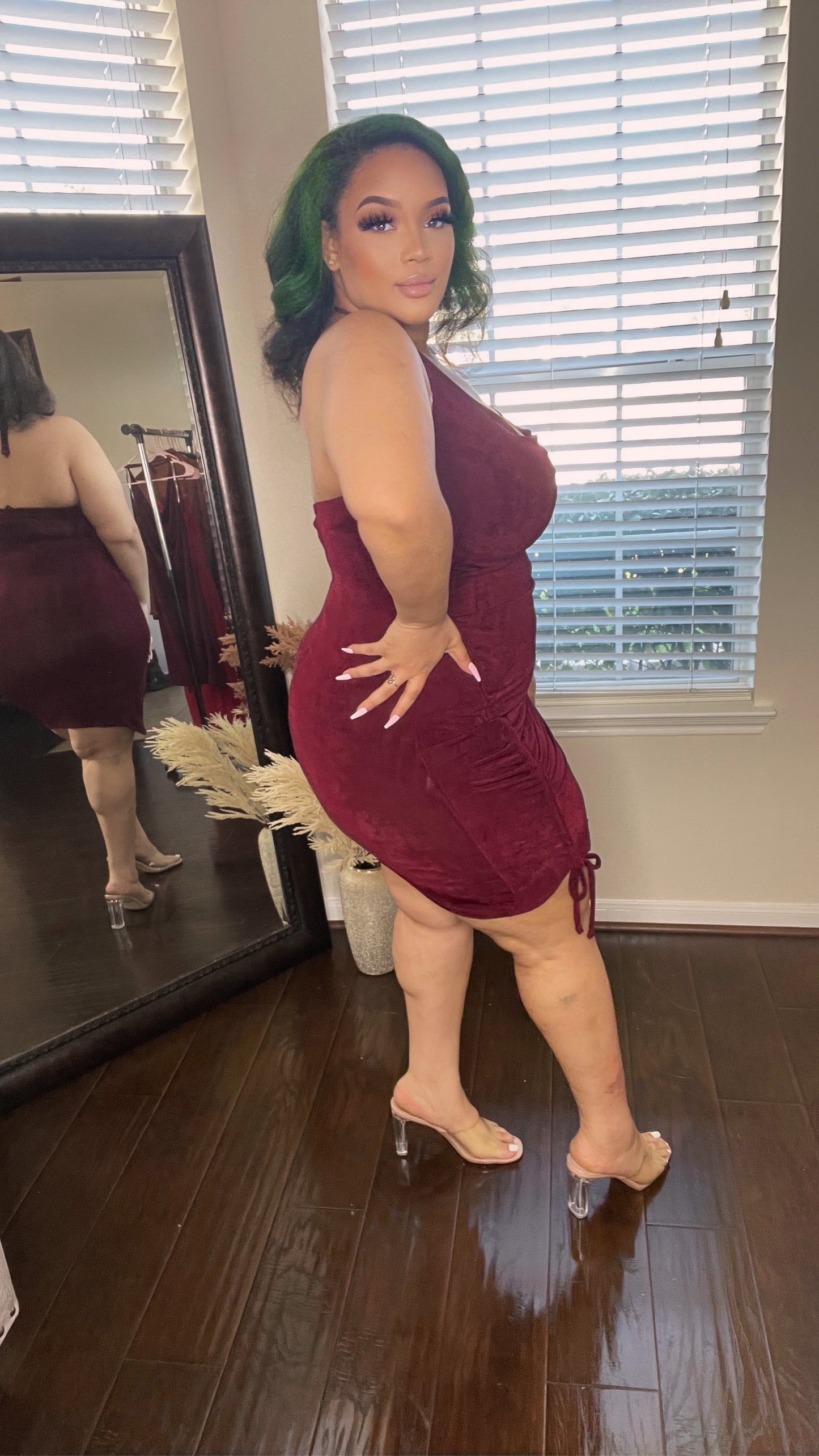 Jessalyn Wine Dress - Curvy