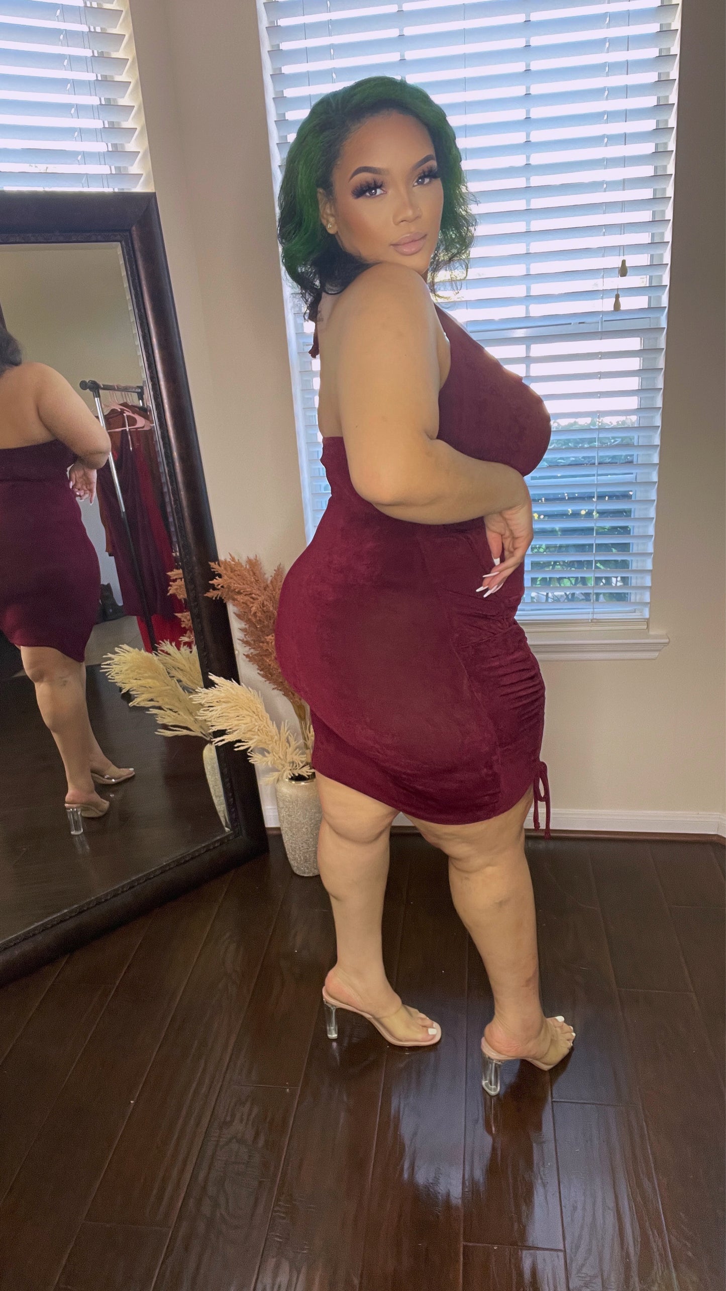 Jessalyn Wine Dress - Curvy