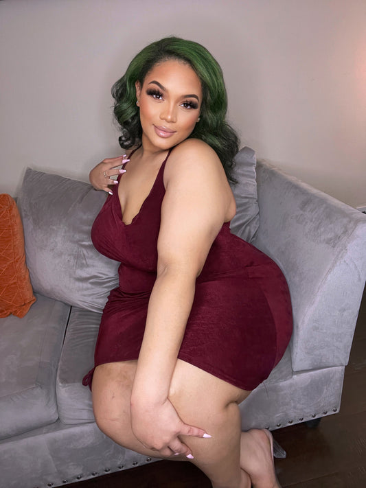Jessalyn Wine Dress - Curvy